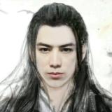 背倚桃树看美人