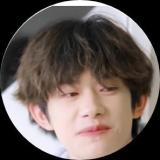 热爱看小说的女子