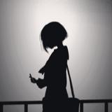 °斑斓黑。