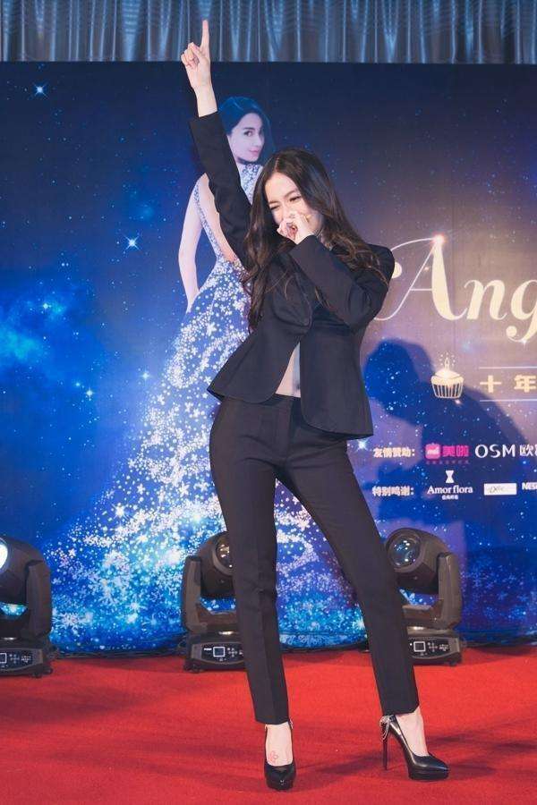 最会穿西装的十大女星,刘涛第七,刘亦菲第四,第一名你服不服? 最会穿西装的十大女星,刘涛第七,刘亦菲第四,第一名你服不服?