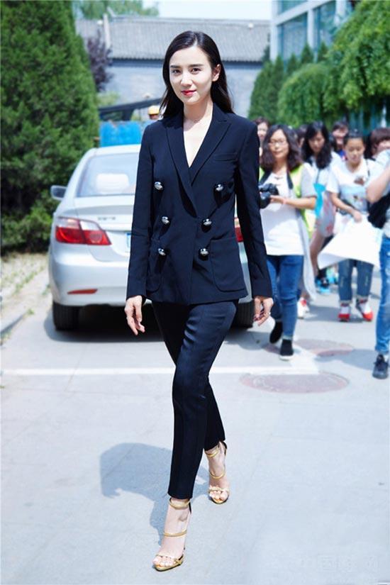 最会穿西装的十大女星，刘涛第七，刘亦菲第四，第一名你服不服？