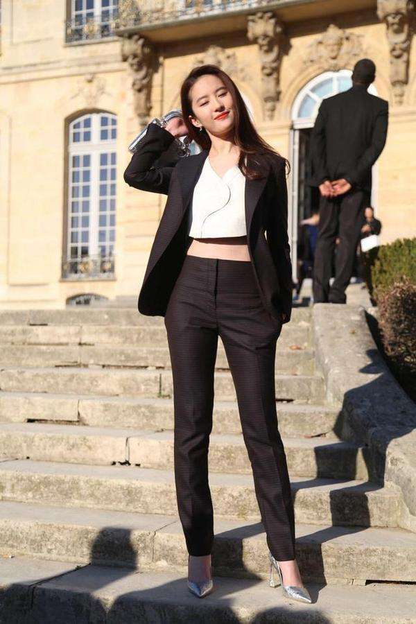 最会穿西装的十大女星,刘涛第七,刘亦菲第四,第一名你服不服? 最会穿西装的十大女星,刘涛第七,刘亦菲第四,第一名你服不服?