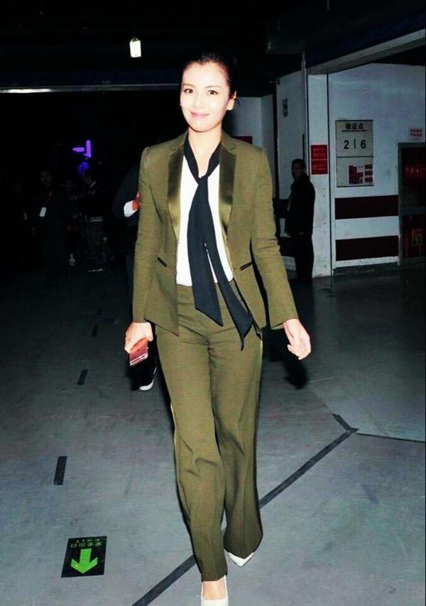 最会穿西装的十大女星，刘涛第七，刘亦菲第四，第一名你服不服？