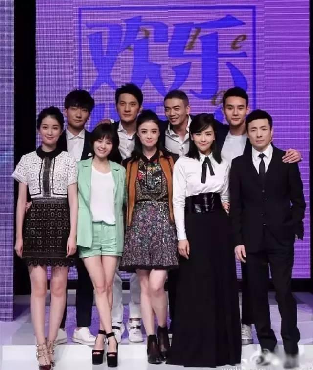 她们身高155, 却成了时尚圈拍照最好看的姑娘