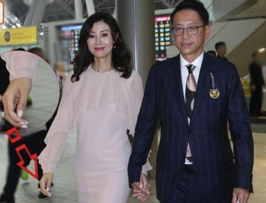 李嘉欣手戴巨钻, 与许晋亨十指紧扣现身马场, 老爷爱驹却大失水准