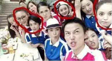 女星合照有心机, 男星就没有吗? 扒一扒合影中的心机boy