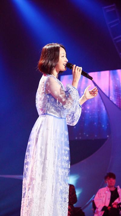 尴尬了杨钰莹! 一剪刀下去不仅甜美气质没了, 大妈气也跑出来了!
