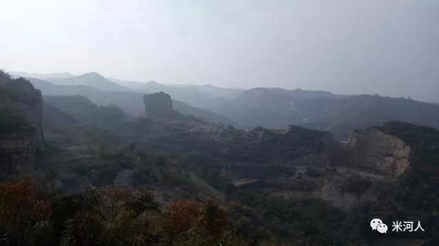 骑行巩义南山公路赏满山红叶