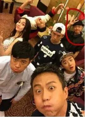 女星合照有心机, 男星就没有吗? 扒一扒合影中的心机boy