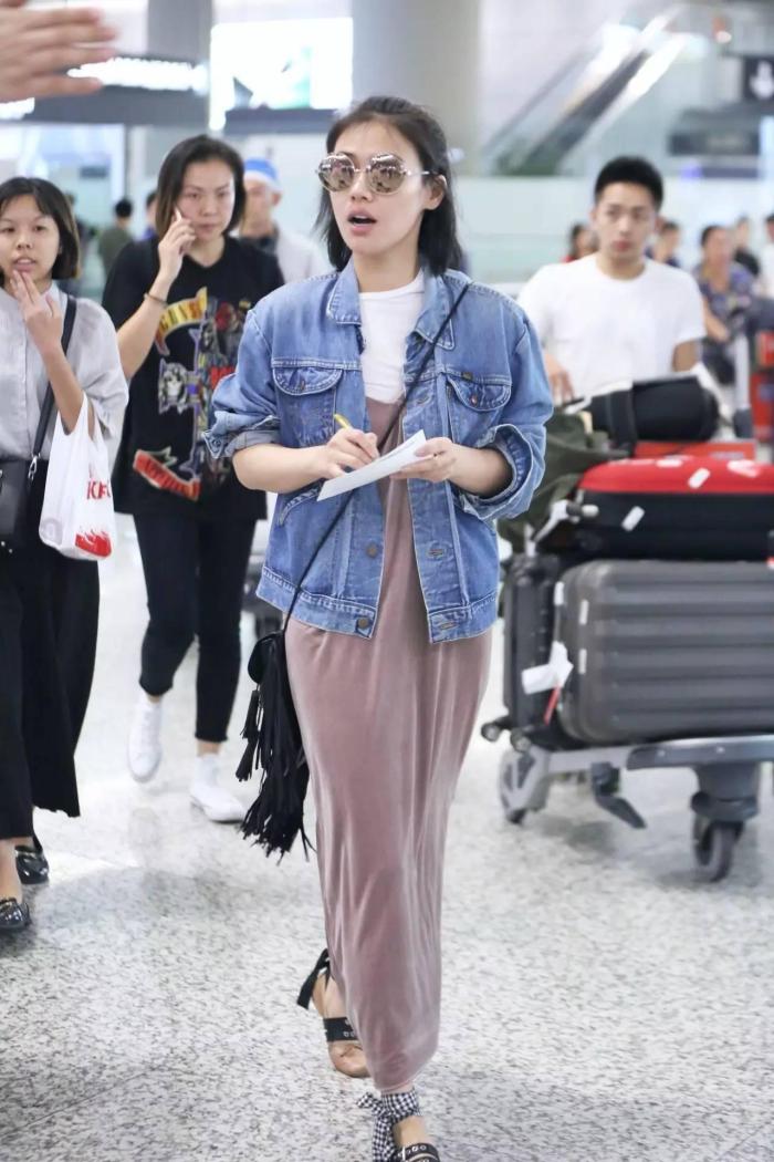 是什么让女明星们扔掉了高跟鞋? 就是这双让你变17岁的鞋