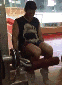 馆藏分类 gif 练完后的你 本来腿儿就短 这下腿疼得爬楼更慢了 gif