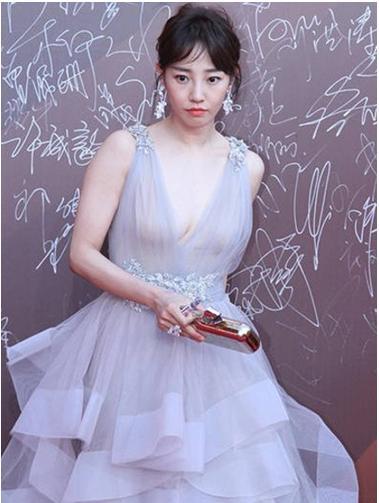 白百何刚消停几个月, 今天再次吸引大家的关注, 这事做的让人无语