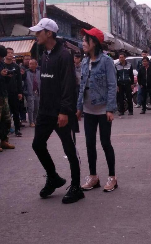 张馨予的素颜太大胆了! 眉毛没化就出门, 网友: 范冰冰绝不敢这样