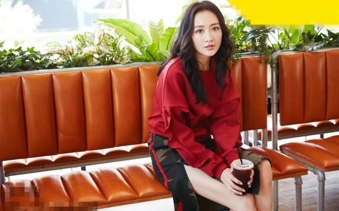 王鸥为博眼球, 把裙子开叉到大腿根, 网友: 全是杨幂玩剩下的!
