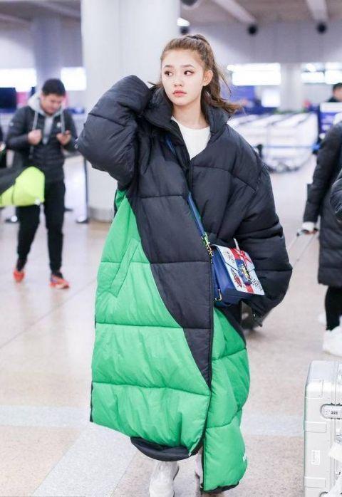 女星御寒经: 杨幂时尚依旧, 赵丽颖裹成粽子, AB不穿羽绒服?