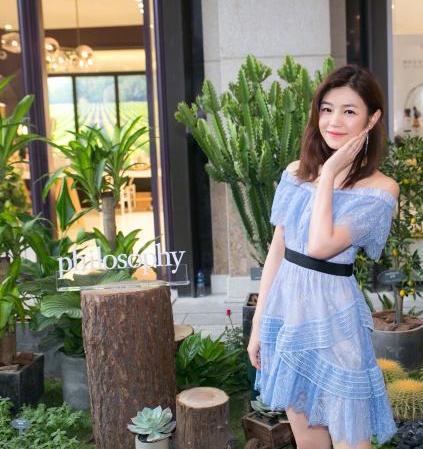 陈妍希头发越剪越短, 衣服越穿越少, 网友直呼: 陈晓管管你媳妇!