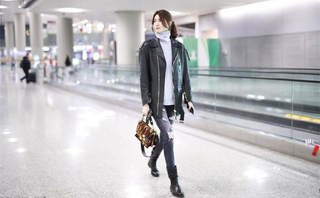 何穗和刘雯同现机场, 网友: 摆拍和抓拍的差距一目了然!