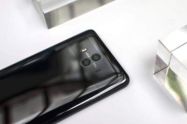 HUAWEI Mate 10外观评测: 大尺寸圆润机身依