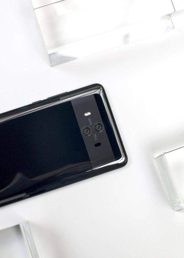 HUAWEI Mate 10外观评测: 大尺寸圆润机身依