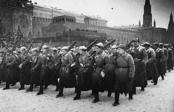 1944年南斯拉夫为报答苏联, <wbr>一口气授予2000余名苏联红军大奖章