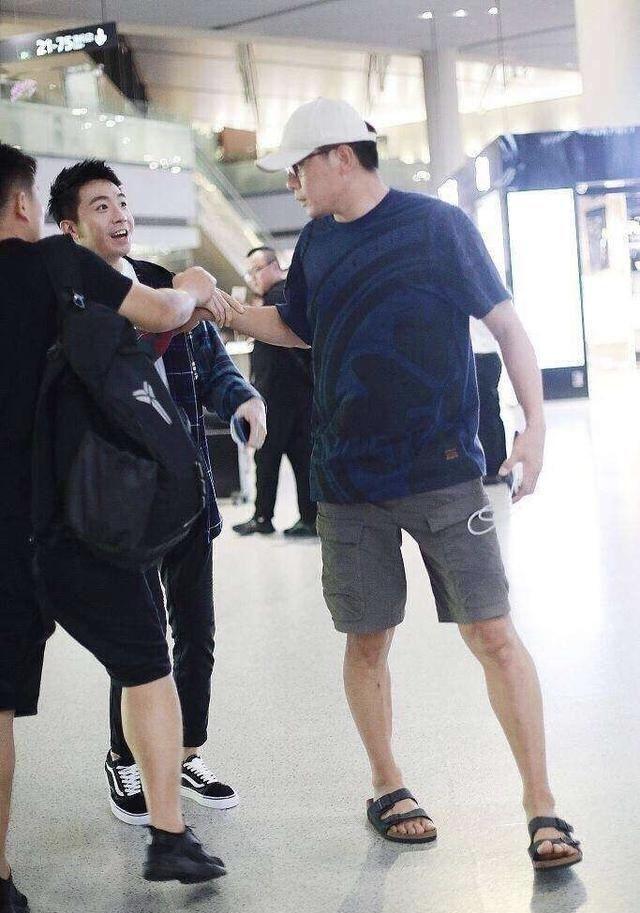 俞灏明被助理驱赶, 刘烨解释零分, 背后却是娱乐圈的现实