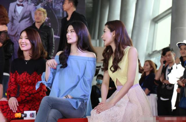 28岁何穗同框37岁熊黛林, 满屏尴尬! 网友: 超模和嫩模差距太大了