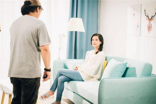 “姑姑”李若彤开通微博, 43岁穿白色毛衣嫩出水, 当年的“小龙女”回来了