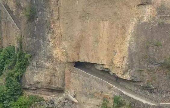 中国九大险峻绝美挂壁公路, <wbr>悬崖中的惊世之作