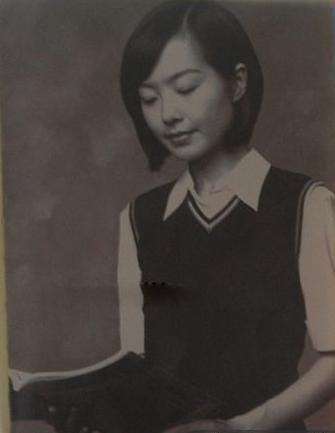 著名主持人, 当红时嫁老外遭家暴, 离婚后与初恋复合恩爱至今