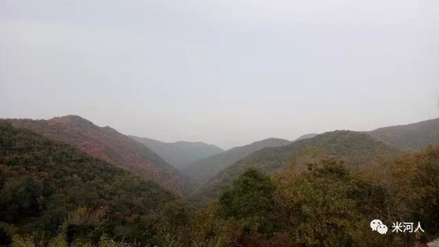 骑行巩义南山公路赏满山红叶