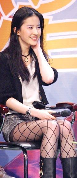 7位穿渔网袜的女星，你觉得谁才穿出时尚，谁才能穿出诱惑？