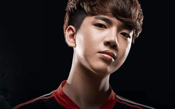 LOL全华班称霸LPL夏季赛KDA榜单! 国产选手正在慢慢崛起