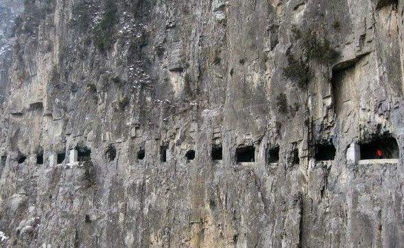 中国九大险峻绝美挂壁公路, <wbr>悬崖中的惊世之作