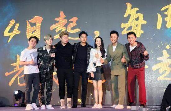 被问跟踪鹿晗一年徒劳? <wbr>卓伟: <wbr>假的, <wbr>他不仅有女友, <wbr>还有孩子