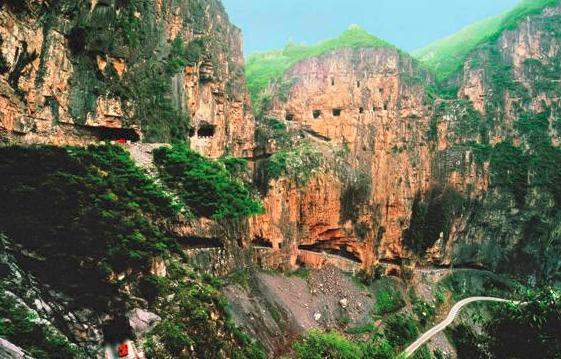 中国九大险峻绝美挂壁公路, <wbr>悬崖中的惊世之作