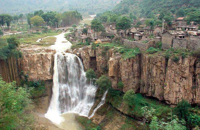 中国九大险峻绝美挂壁公路, <wbr>悬崖中的惊世之作