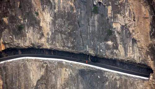 中国九大险峻绝美挂壁公路, <wbr>悬崖中的惊世之作