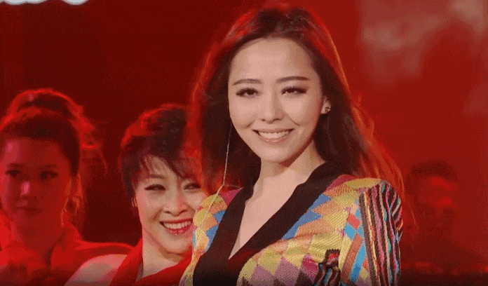 Jessie对阵张韶涵 <wbr>港台明星有多显年轻 <wbr>欧美明星就有多显老丨明星