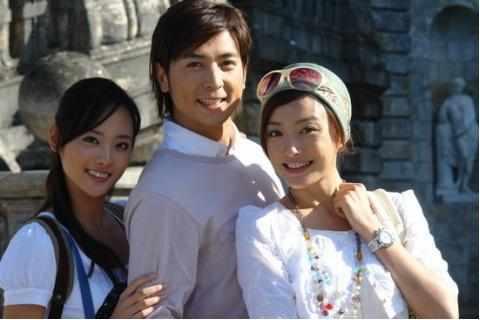 因戏结缘, 姐弟恋长达10年, 男方大火后, 女方自愿分手