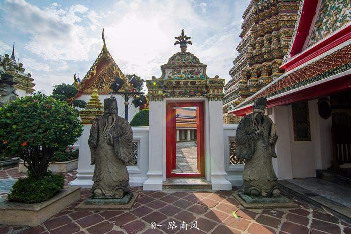 曼谷卧佛寺有佛塔近100座,寺内为何遍布古代中国人物雕塑?