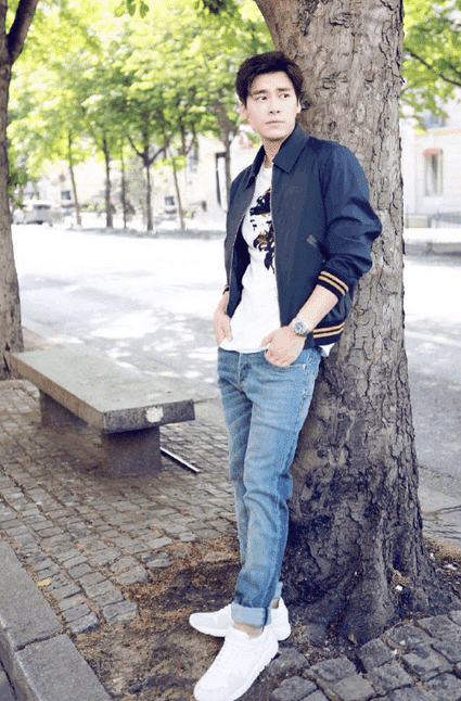 当陈伟霆同框李易峰, 网友: 绅士型男与花花公子的差距一目了然了