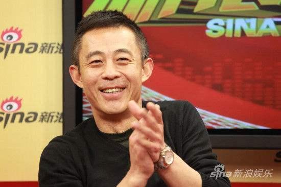 46岁杨坤 才泡到性感靓妹 报应就来了 侯勇笑了!