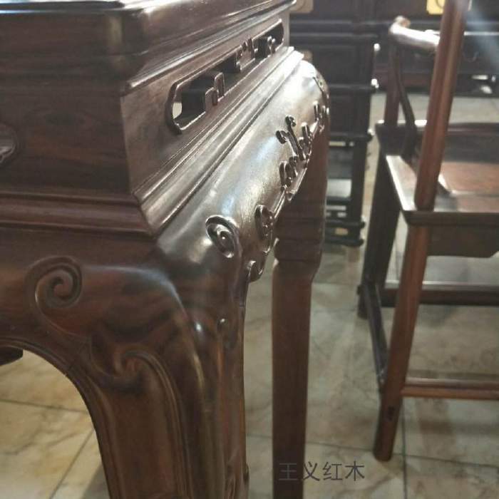 红木家具中翘头案的特别意义 红木家具中翘头案的特别意义