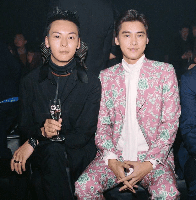 当陈伟霆同框李易峰, 网友: 绅士型男与花花公子的差距一目了然了