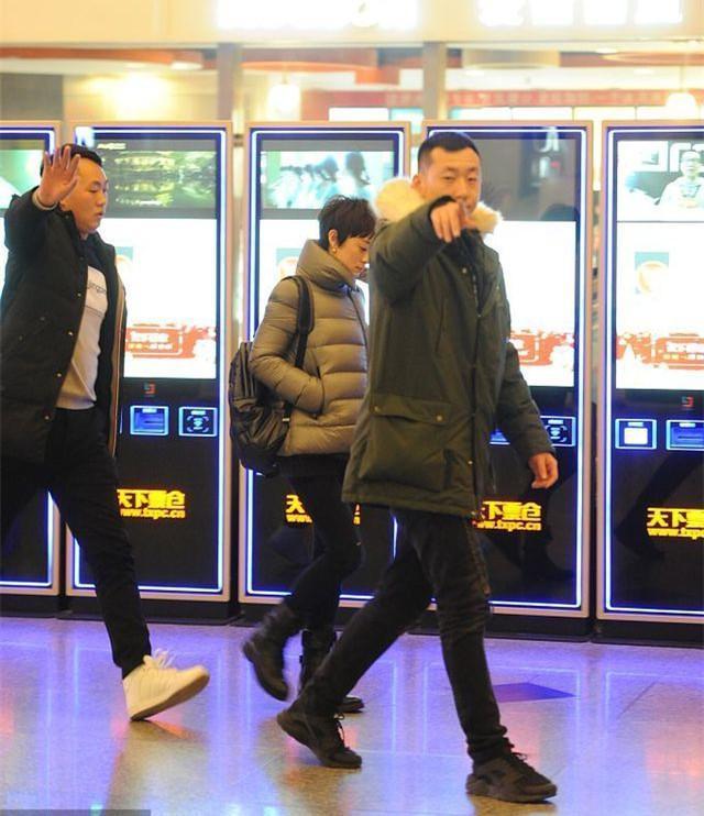 孙俪和马伊琍同现机场, 一个保镖跟随排场大, 一个独自一人超尴尬