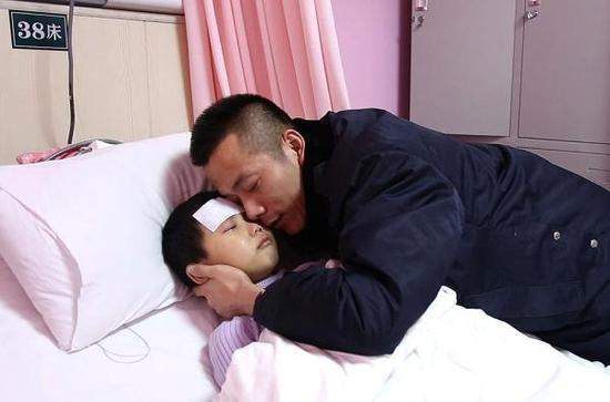 7岁白血病女儿留遗书: 我走了, 妈妈就回来 脐带血留还是不留