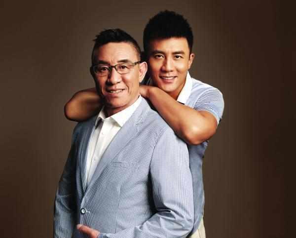 先后娶三个演员老婆, 为儿子又与发妻复婚, 62岁的他是好男人