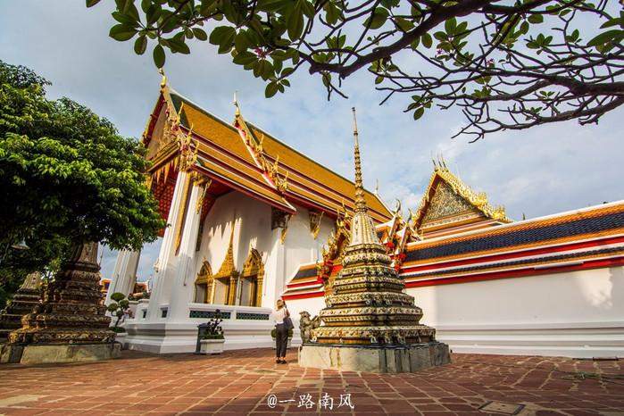 曼谷卧佛寺有佛塔近100座,寺内为何遍布古代中国人物雕塑?