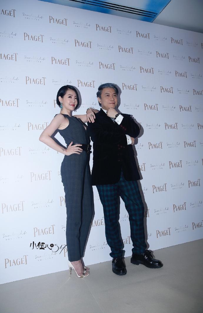 小S穿连体衣, 156身高凹出1米8大长腿, 网友却更关心怎么大小便?