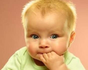 10个月宝宝还没长牙, 是缺钙了?